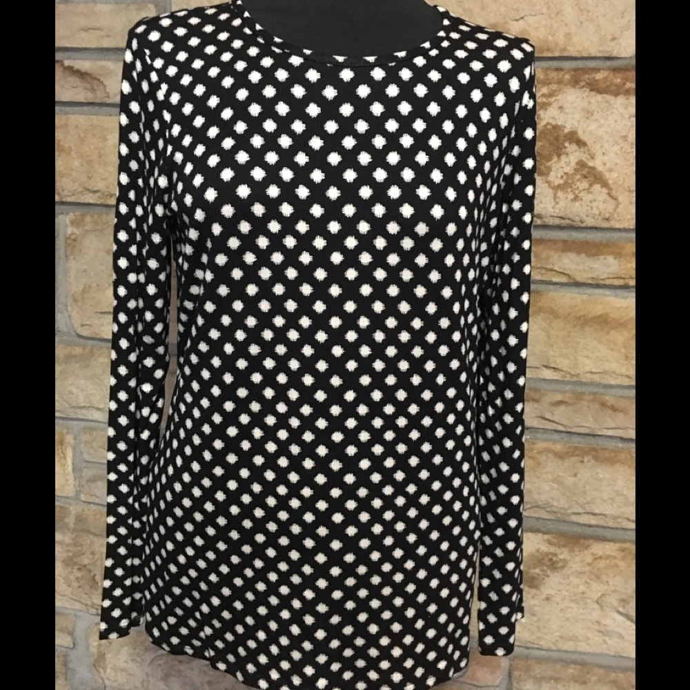 Black and ivory print top.